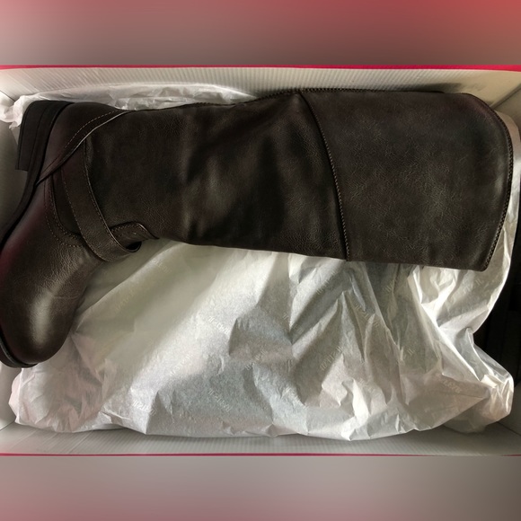 Just Fab Riding Boots in Expresso Color - Picture 2 of 5